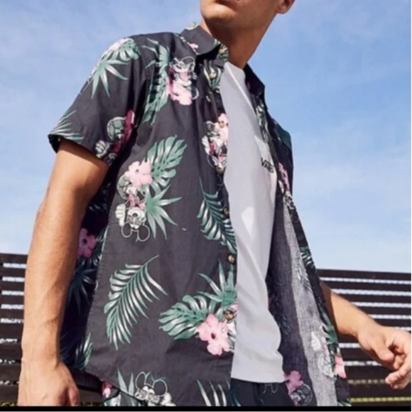 Neff Shirts Disney X Neff Mickey Mouse Hawaiian Print Shirt S